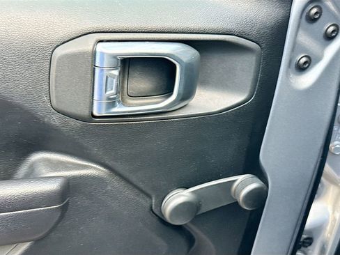 Used 2021 Jeep Wrangler Sport image 19