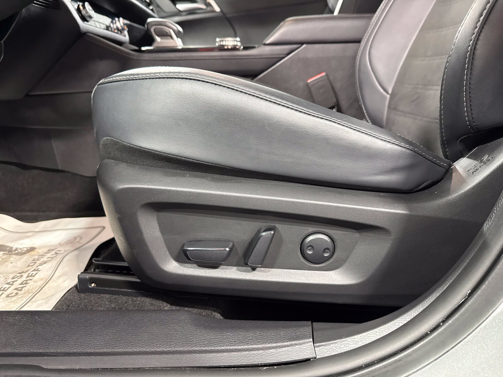 Used 2025 Mitsubishi Outlander SE AWD/4WD image 25