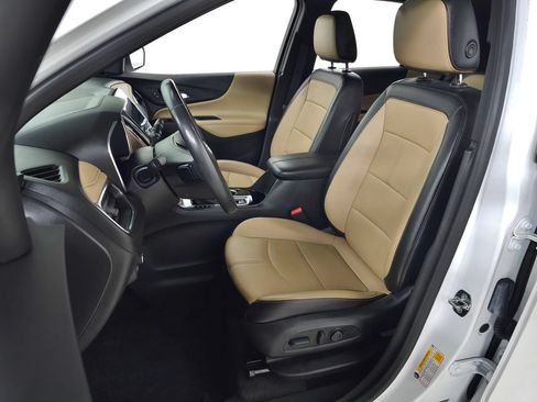 Used 2022 Chevrolet Equinox Premier AWD/4WD image 17