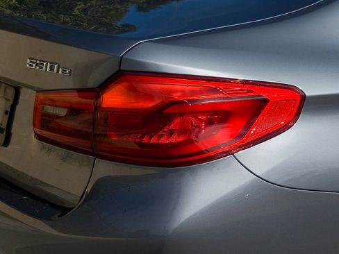 Used 2018 BMW 530e image 7