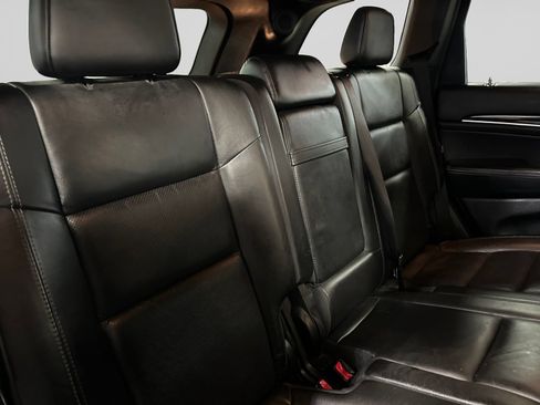 Used 2014 Jeep Grand Cherokee Overland w/ Advanced Technology Group AWD/4WD image 24