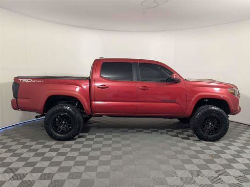 Used 2016 Toyota Tacoma TRD Sport w/ Towing Package RWD image 4