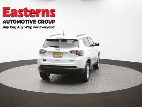Used 2024 Jeep Compass Latitude AWD/4WD image 37