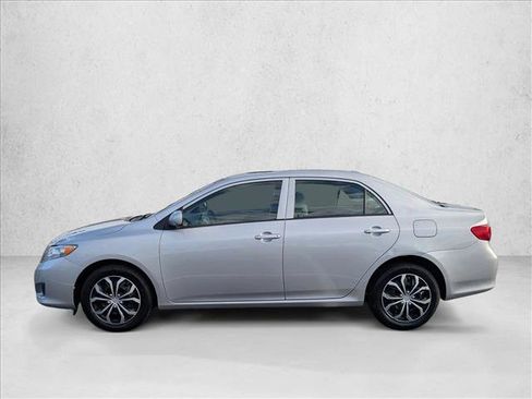 Used 2010 Toyota Corolla LE image 9