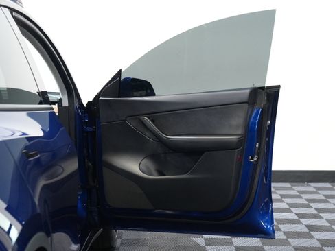 Used 2021 Tesla Model Y Long Range image 22