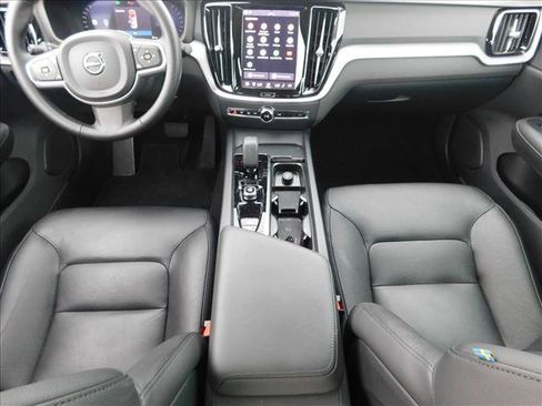 Used 2025 Volvo S60 B5 Core FWD image 24