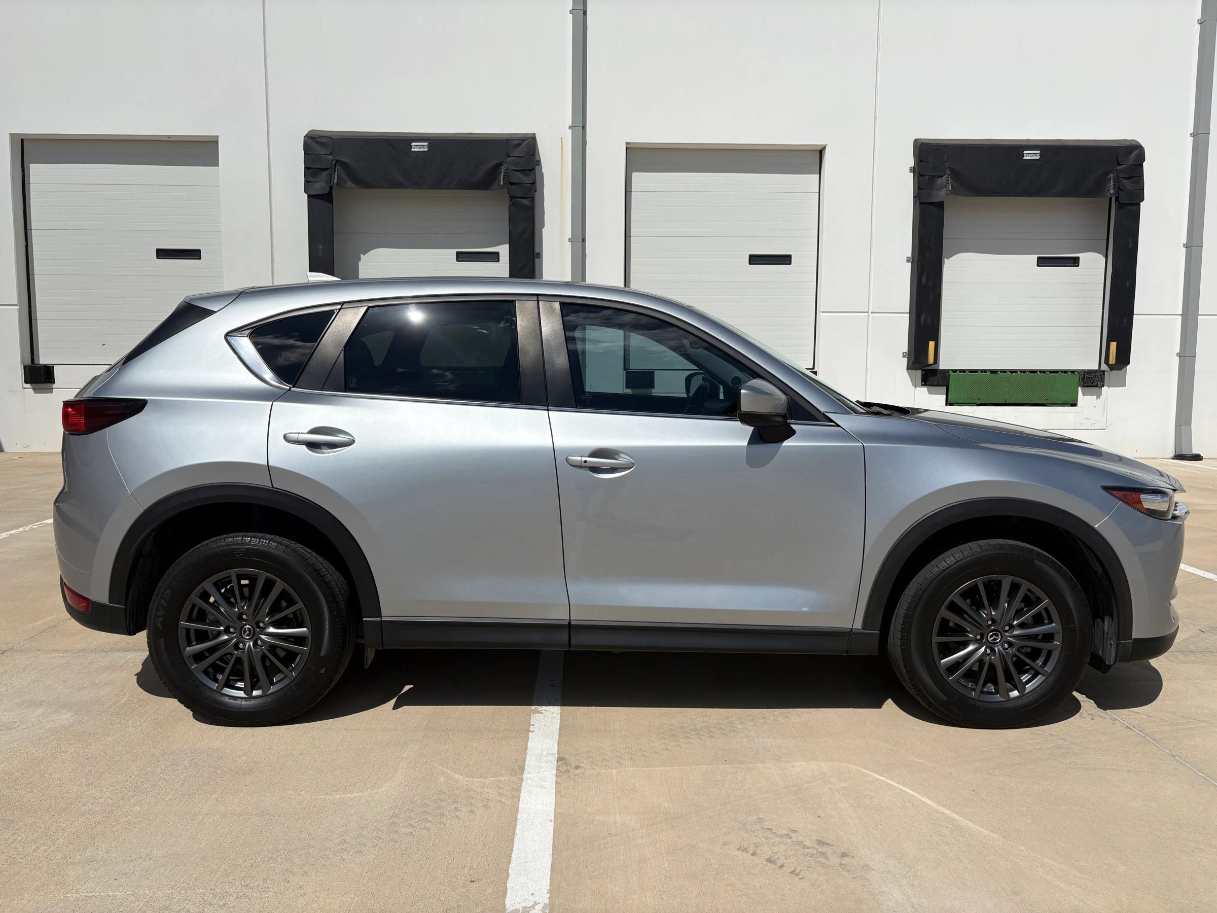 Used 2021 MAZDA CX-5 Touring w/ Touring Preferred SV Package FWD image 3