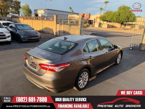 Used 2019 Toyota Camry LE w/ Convenience Package FWD image 12