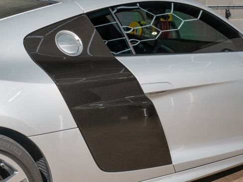 Used 2011 Audi R8 V10 image 37