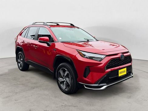Used 2022 Toyota RAV4 SE w/ Weather & Moonroof Package AWD/4WD image 7
