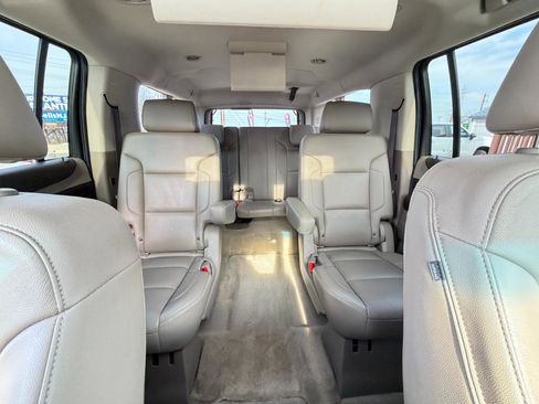 Used 2018 Chevrolet Suburban LT image 62