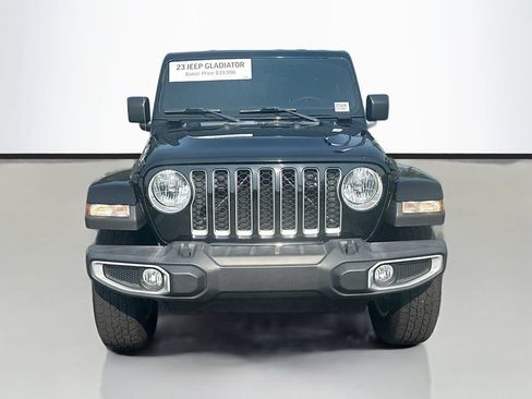 Used 2023 Jeep Gladiator Overland AWD/4WD image 2