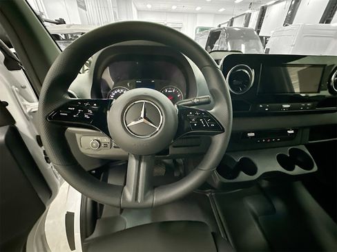 New 2025 Mercedes-Benz Sprinter 2500 image 22