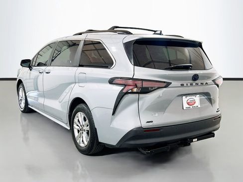 Used 2023 Toyota Sienna XLE Woodland Edition AWD/4WD image 6