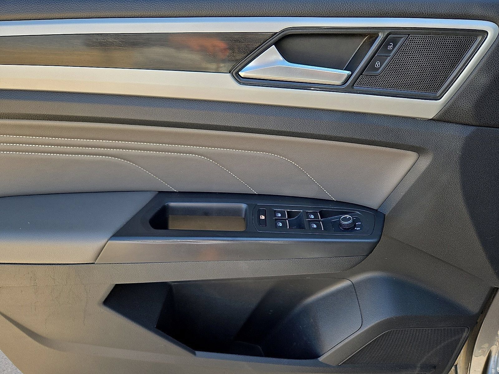 Used 2022 Volkswagen Atlas SE FWD image 19