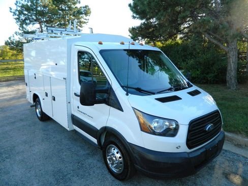 Used 2018 Ford Transit 350 138 DRW RWD image 3