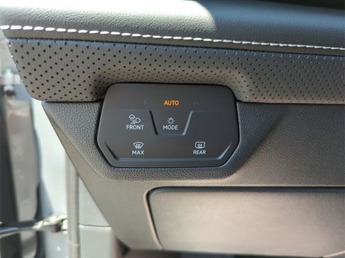 New 2026 Volkswagen Atlas SE image 35