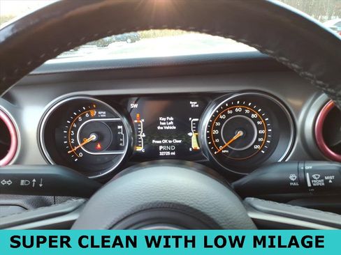 Used 2021 Jeep Gladiator Sport image 15