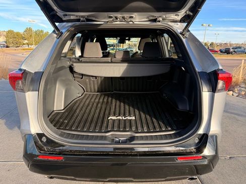 Used 2023 Toyota RAV4 SE image 27
