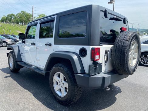 Used 2017 Jeep Wrangler Unlimited Sport w/ Quick Order Package 24S AWD/4WD image 5