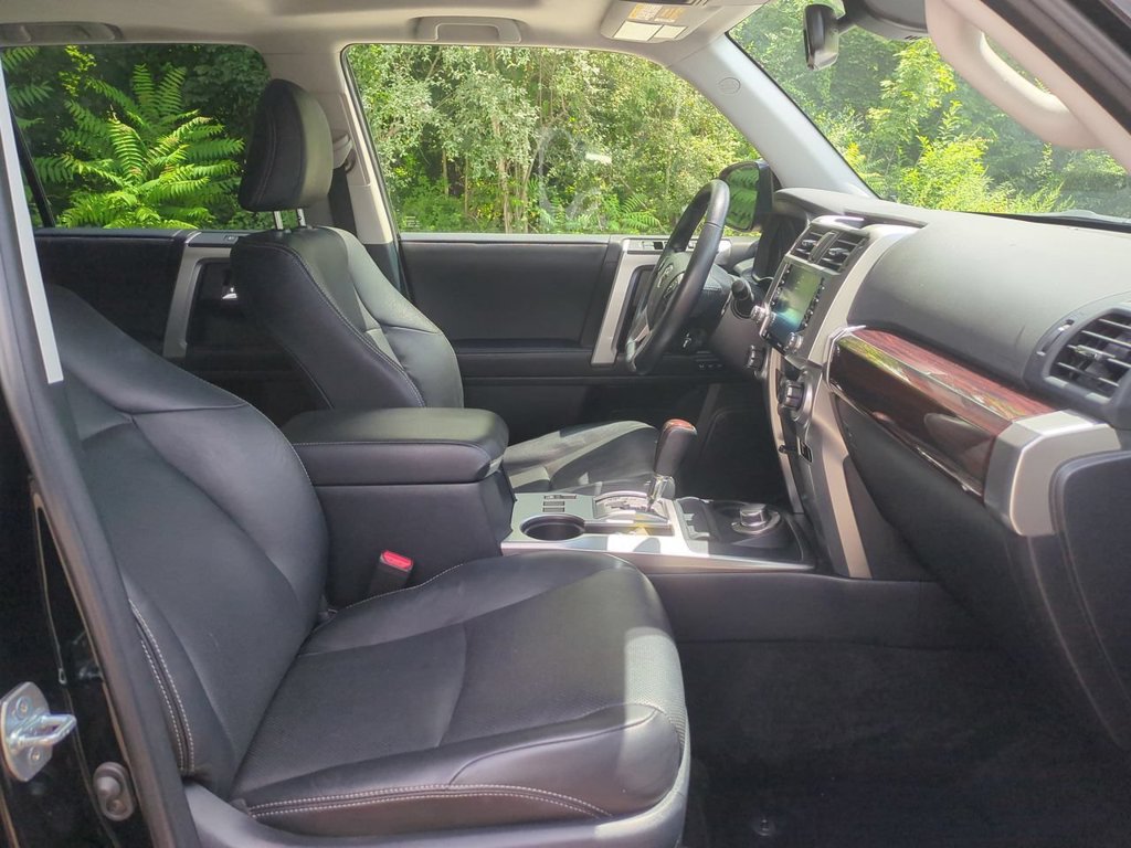 Used 2024 Toyota 4Runner Limited AWD/4WD image 29