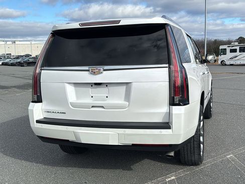 Used 2017 Cadillac Escalade Platinum image 8