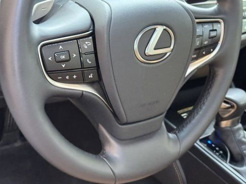 Used 2025 Lexus ES 350 w/ Accessory Package (Z2) image 30