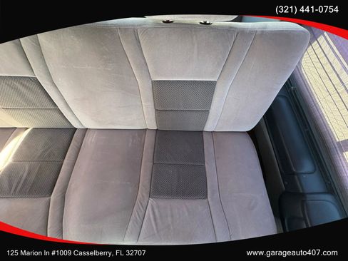 Used 2003 Ford E-150 and Econoline 150 Commercial Van 3D image 50