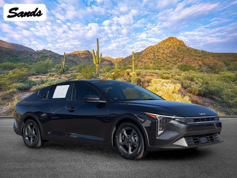 Certified 2025 Kia K4 FWD image 1