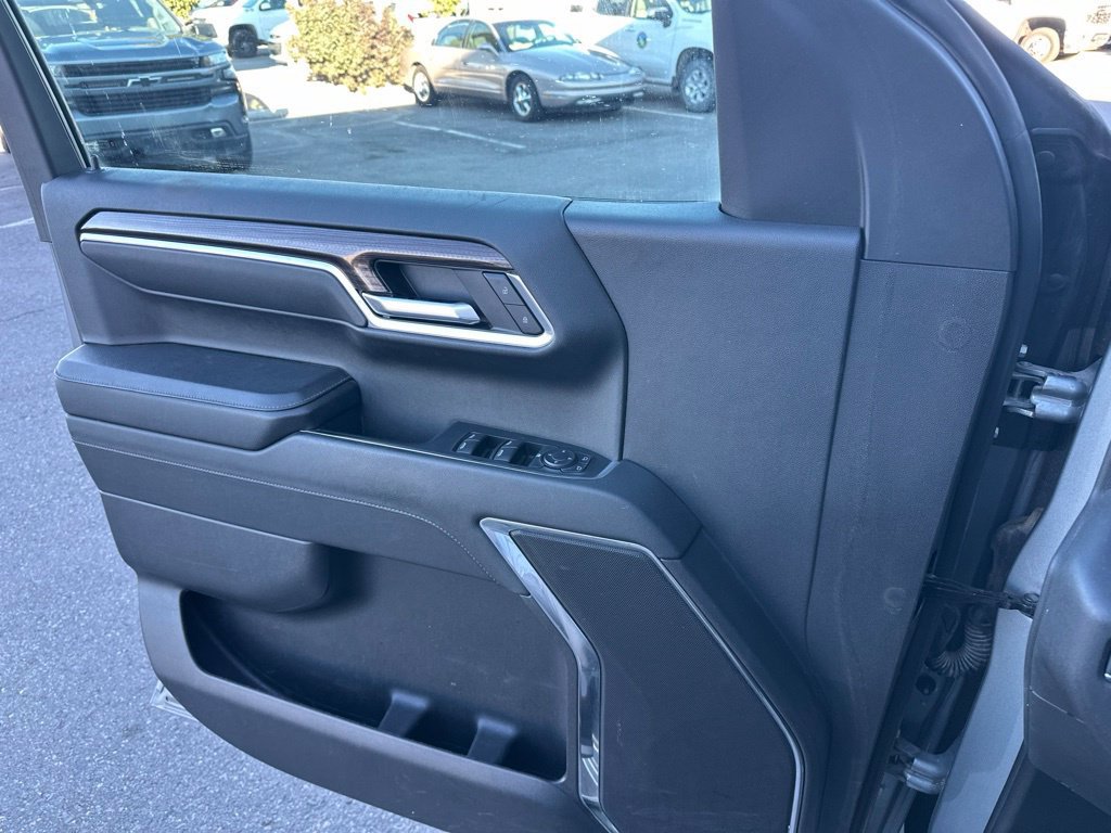Used 2024 Chevrolet Silverado 1500 LT AWD/4WD image 18