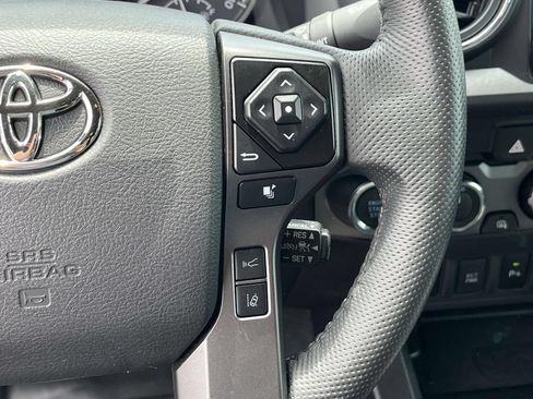 Used 2021 Toyota Tacoma TRD Sport w/ Technology Package AWD/4WD image 27