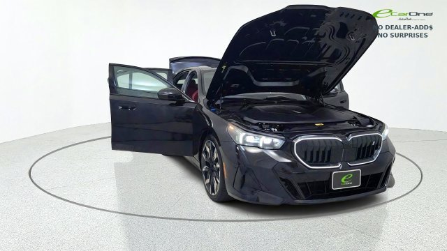 Used 2027 BMW i5 eDrive40 w/ M Sport Package RWD image 12