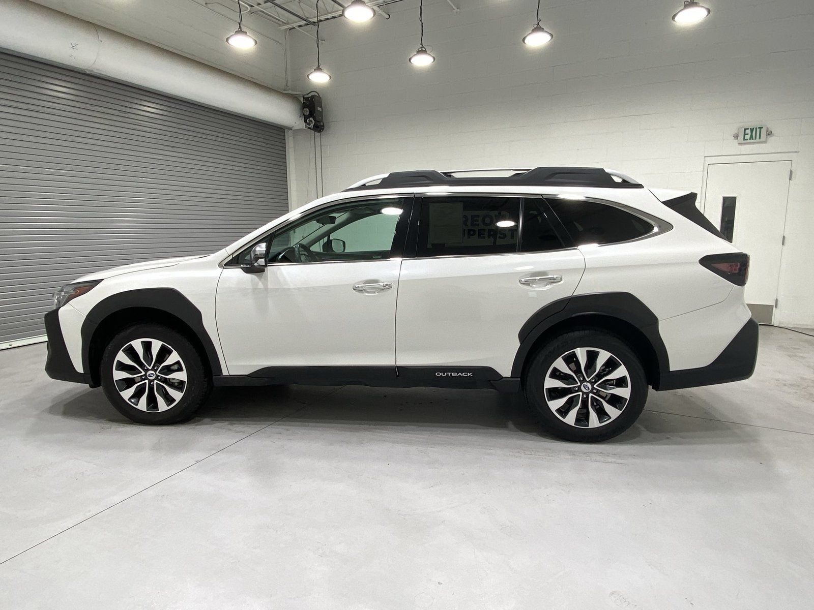 Used 2023 Subaru Outback Touring XT AWD/4WD image 5