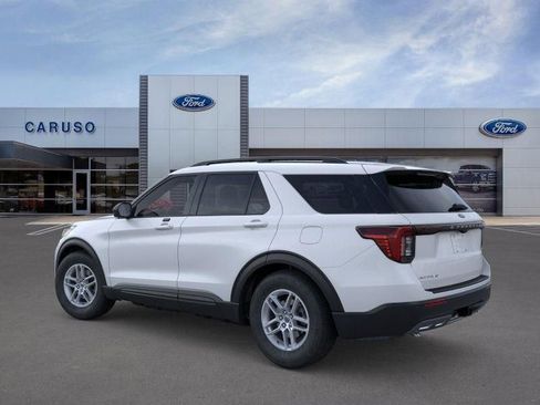 New 2026 Ford Explorer Active w/ Active Comfort Package image 4