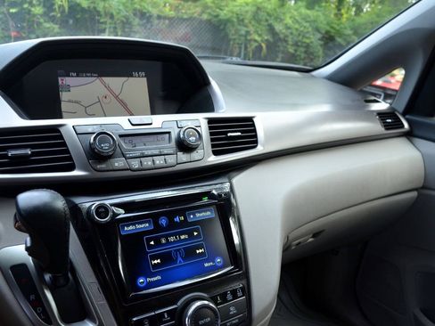 Used 2015 Honda Odyssey Touring image 20