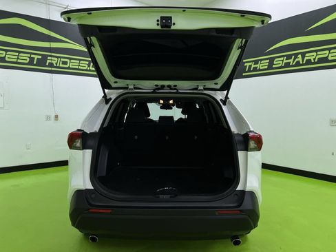 Used 2019 Toyota RAV4 LE AWD/4WD image 9