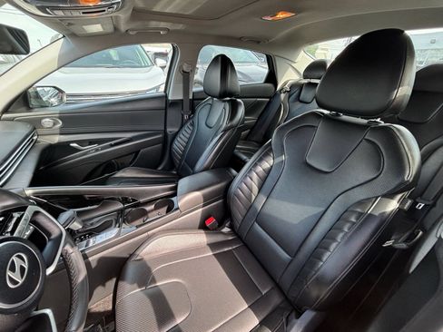 Used 2025 Hyundai Elantra Limited FWD image 38