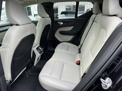 Used 2025 Volvo XC40 B5 Plus w/ Protection Package Premier image 15