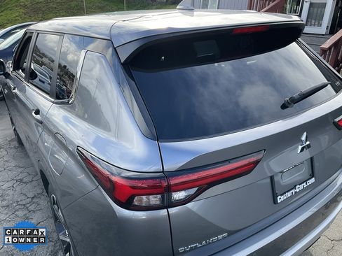 Used 2023 Mitsubishi Outlander SE image 97