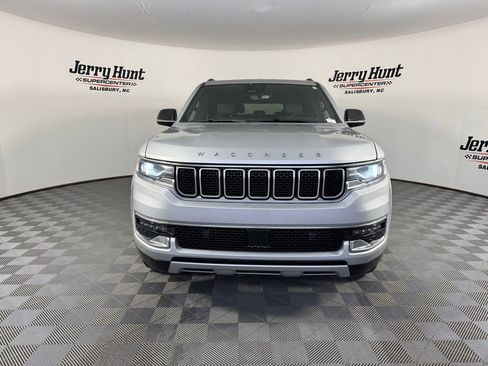 Used 2024 Jeep Wagoneer L Series II w/ Flexible Seating Group image 5