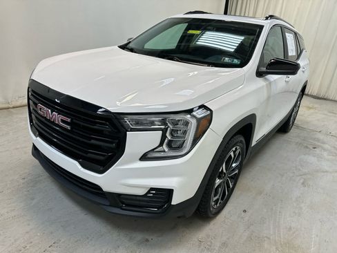 Used 2023 GMC Terrain SLE w/ Driver Convenience Package AWD/4WD image 10