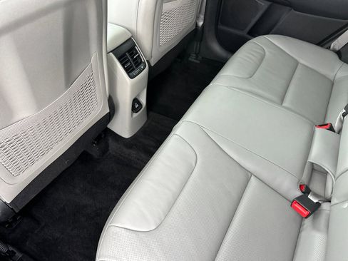 Used 2019 Kia Niro EX Premium w/ Sunroof Package image 12