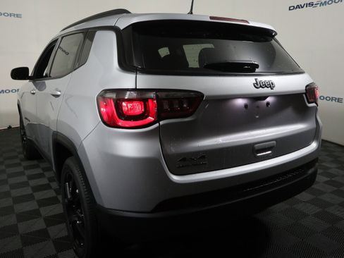 New 2026 Jeep Compass Latitude image 8