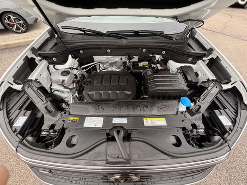 Certified 2025 Volkswagen Atlas Cross Sport SEL R-Line AWD/4WD image 27
