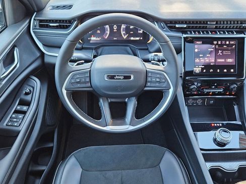New 2025 Jeep Grand Cherokee Altitude RWD image 12