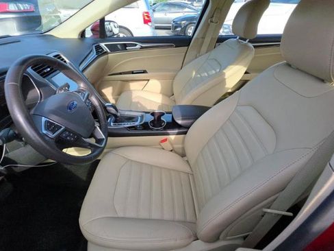 Used 2016 Ford Fusion SE w/ Equipment Group 202A AWD/4WD image 9