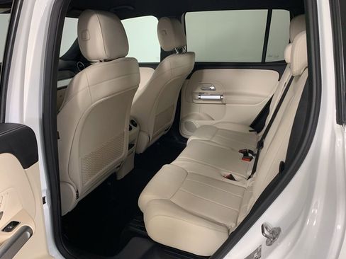 Used 2020 Mercedes-Benz GLB 250 image 32