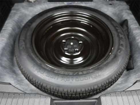 Used 2025 Nissan Rogue SV image 14