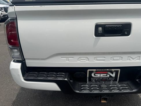 Used 2021 Toyota Tacoma TRD Sport AWD/4WD image 34