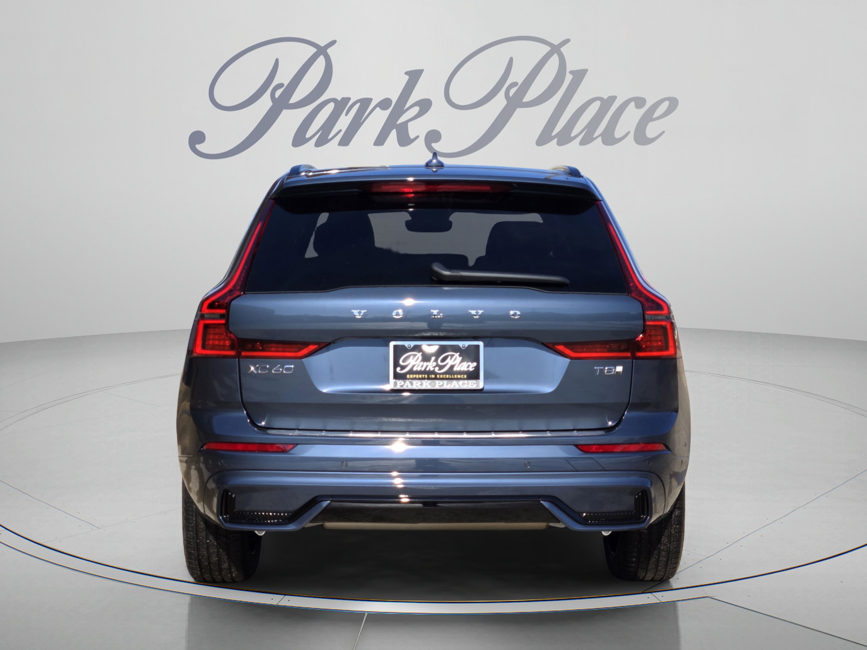 Used 2026 Volvo XC60 T8 Plus w/ Protection Package Premier AWD/4WD image 4